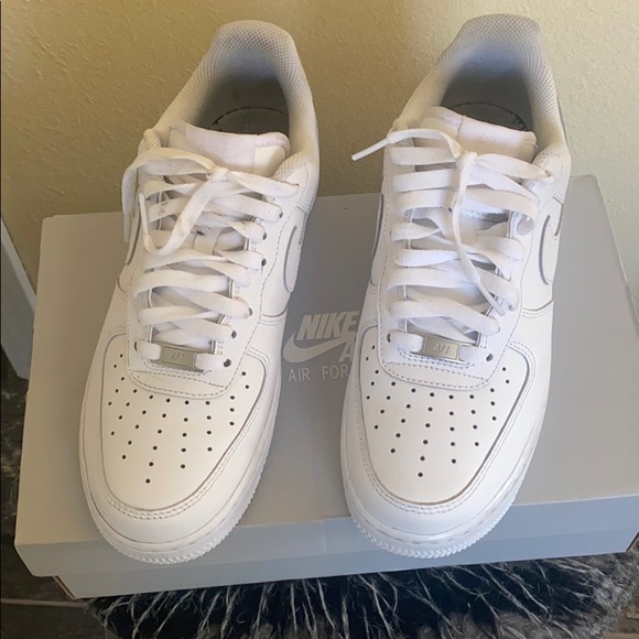 nike air force 1 est 1982